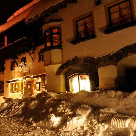 Hotel Garni Friedheim 장크트안톤암아를베르크 외부 사진