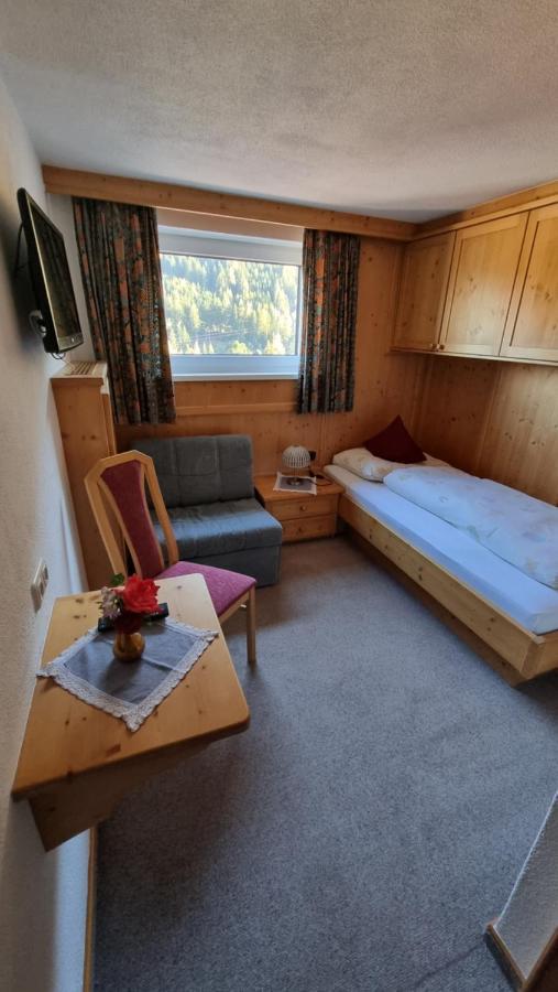 Hotel Garni Friedheim 장크트안톤암아를베르크 외부 사진