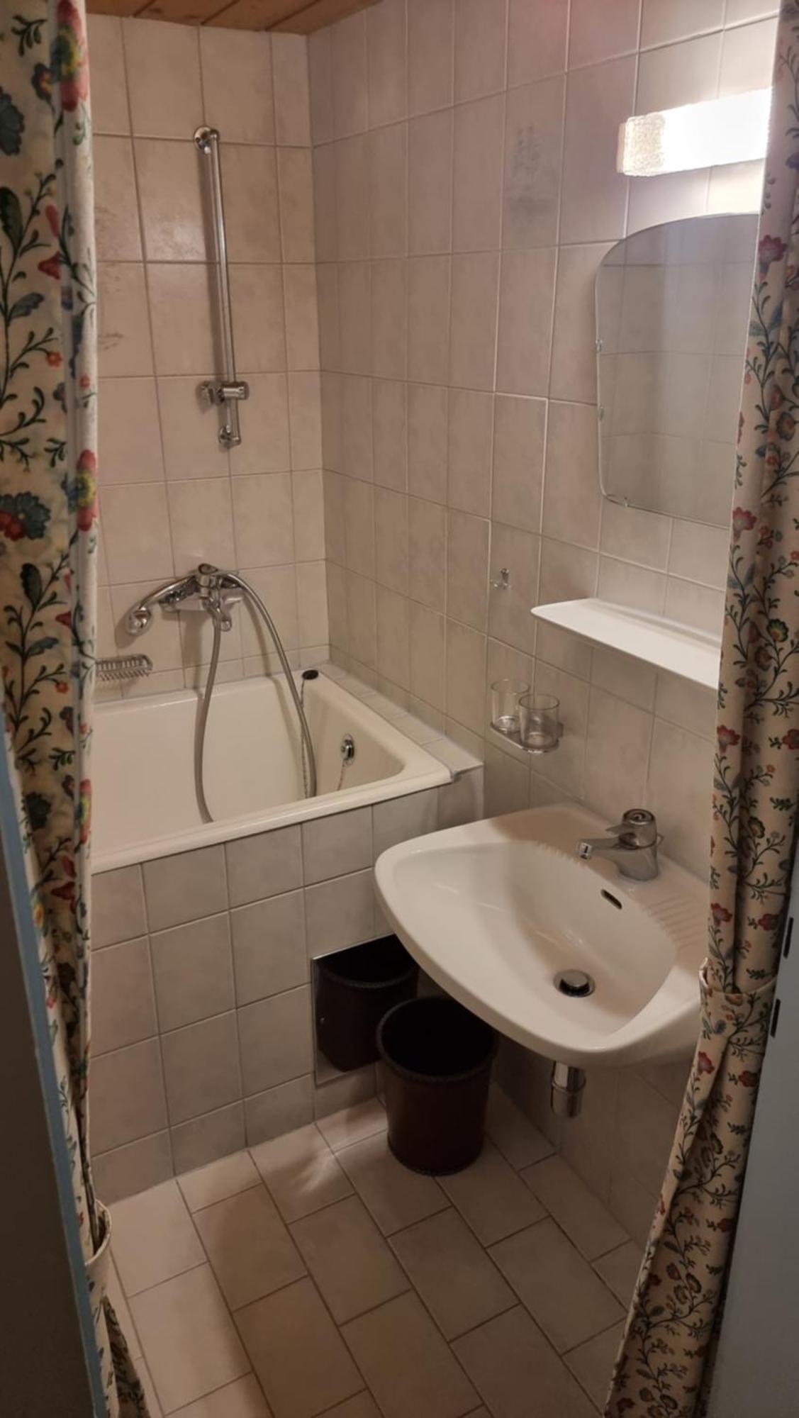 Hotel Garni Friedheim 장크트안톤암아를베르크 객실 사진