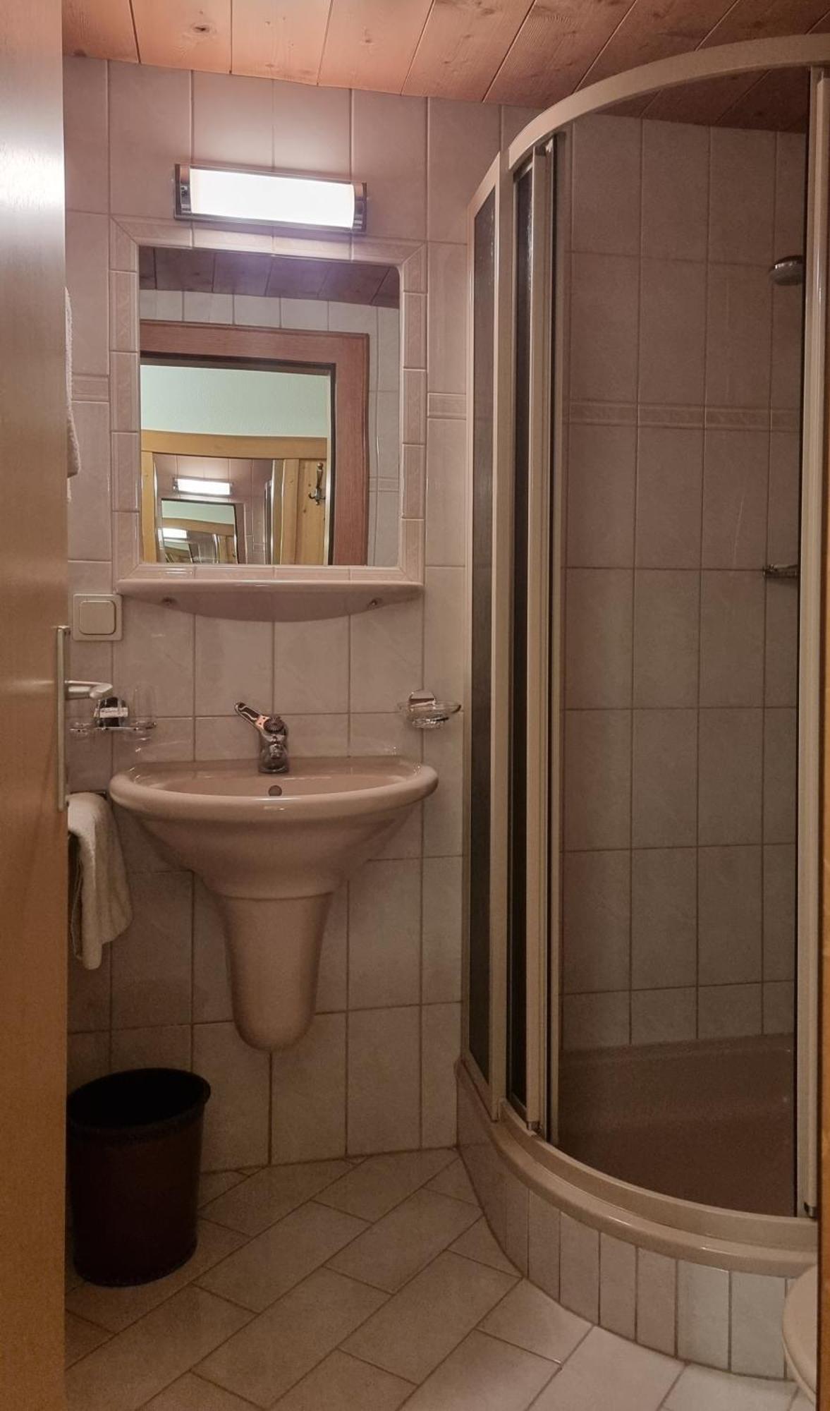 Hotel Garni Friedheim 장크트안톤암아를베르크 객실 사진