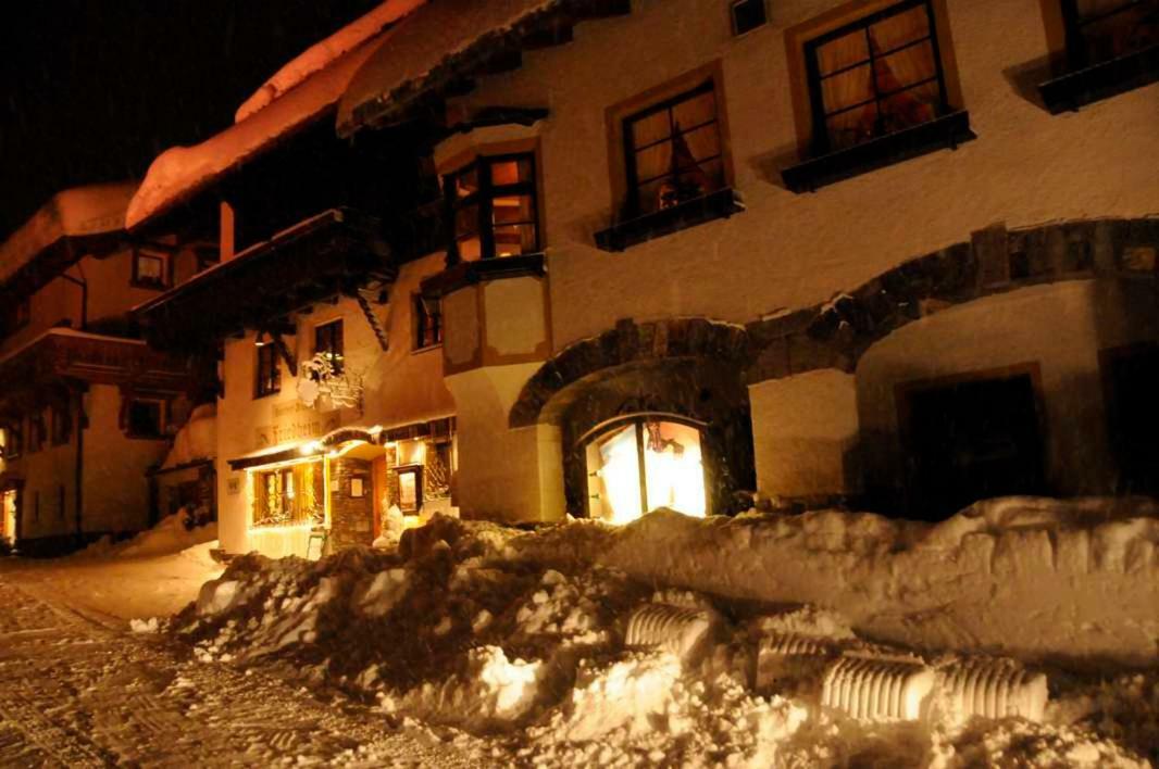 Hotel Garni Friedheim 장크트안톤암아를베르크 외부 사진