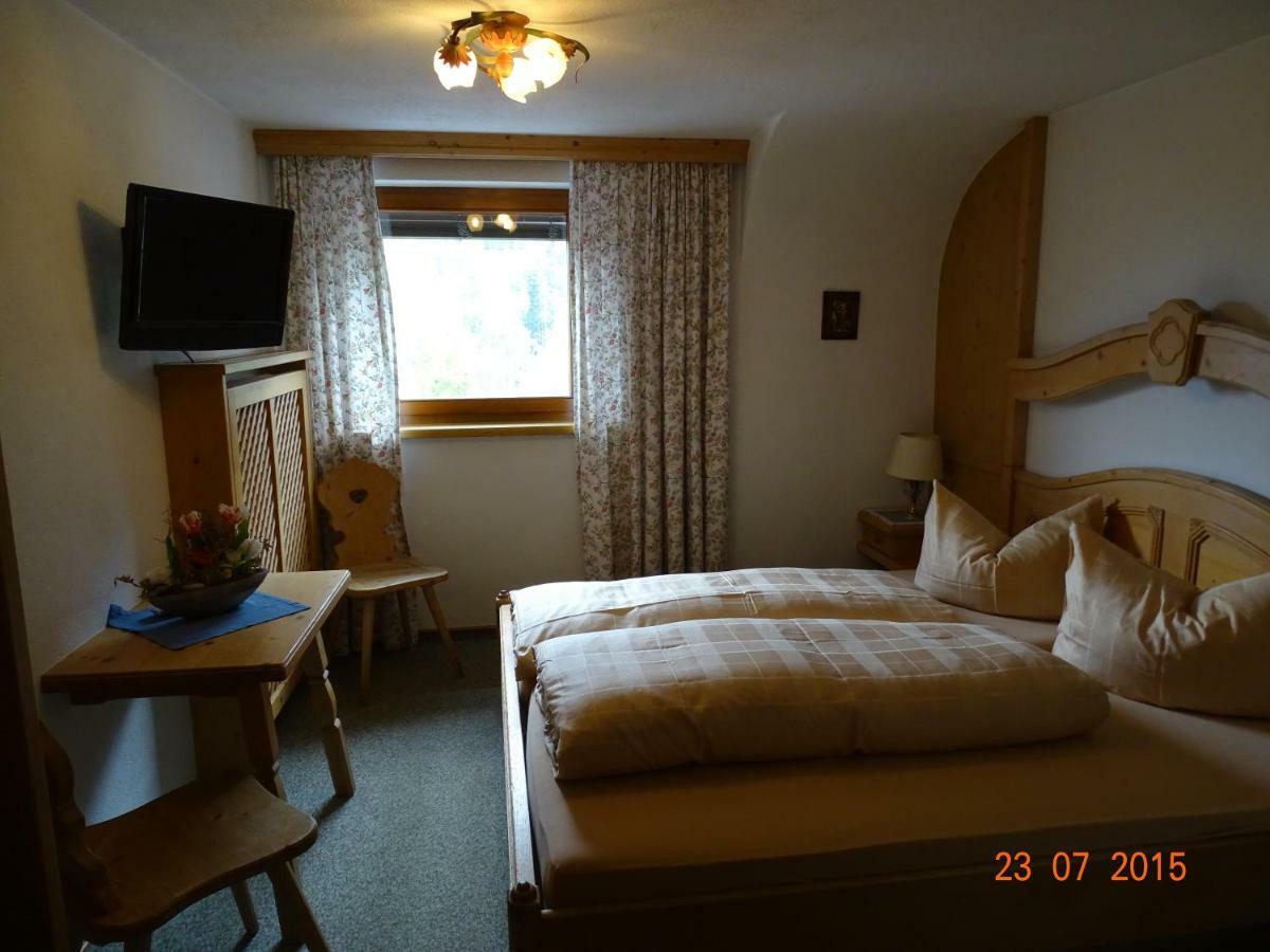Hotel Garni Friedheim 장크트안톤암아를베르크 외부 사진